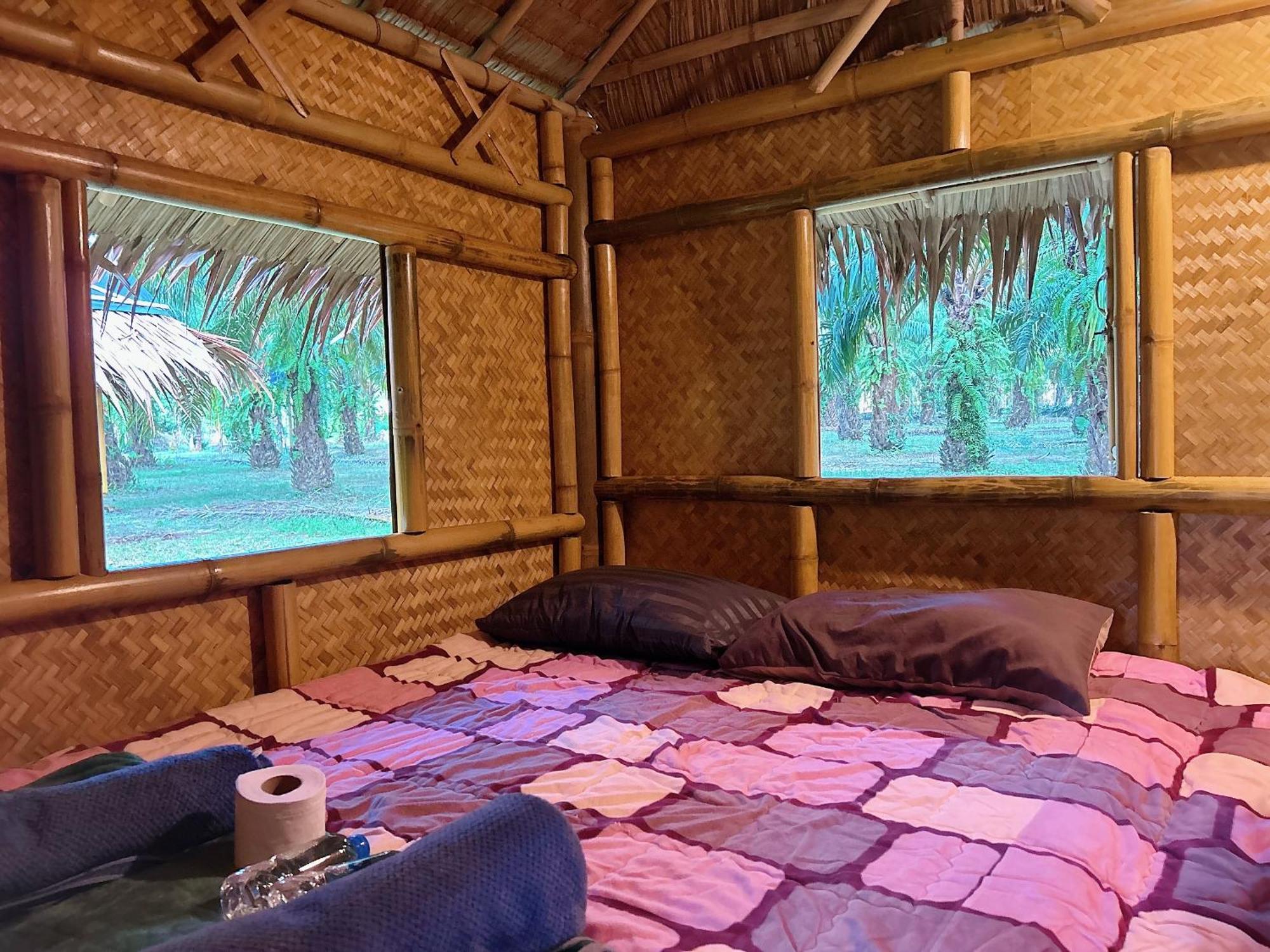 Отель Khaosok August Freedom Camp Khao Sok National Park Экстерьер фото