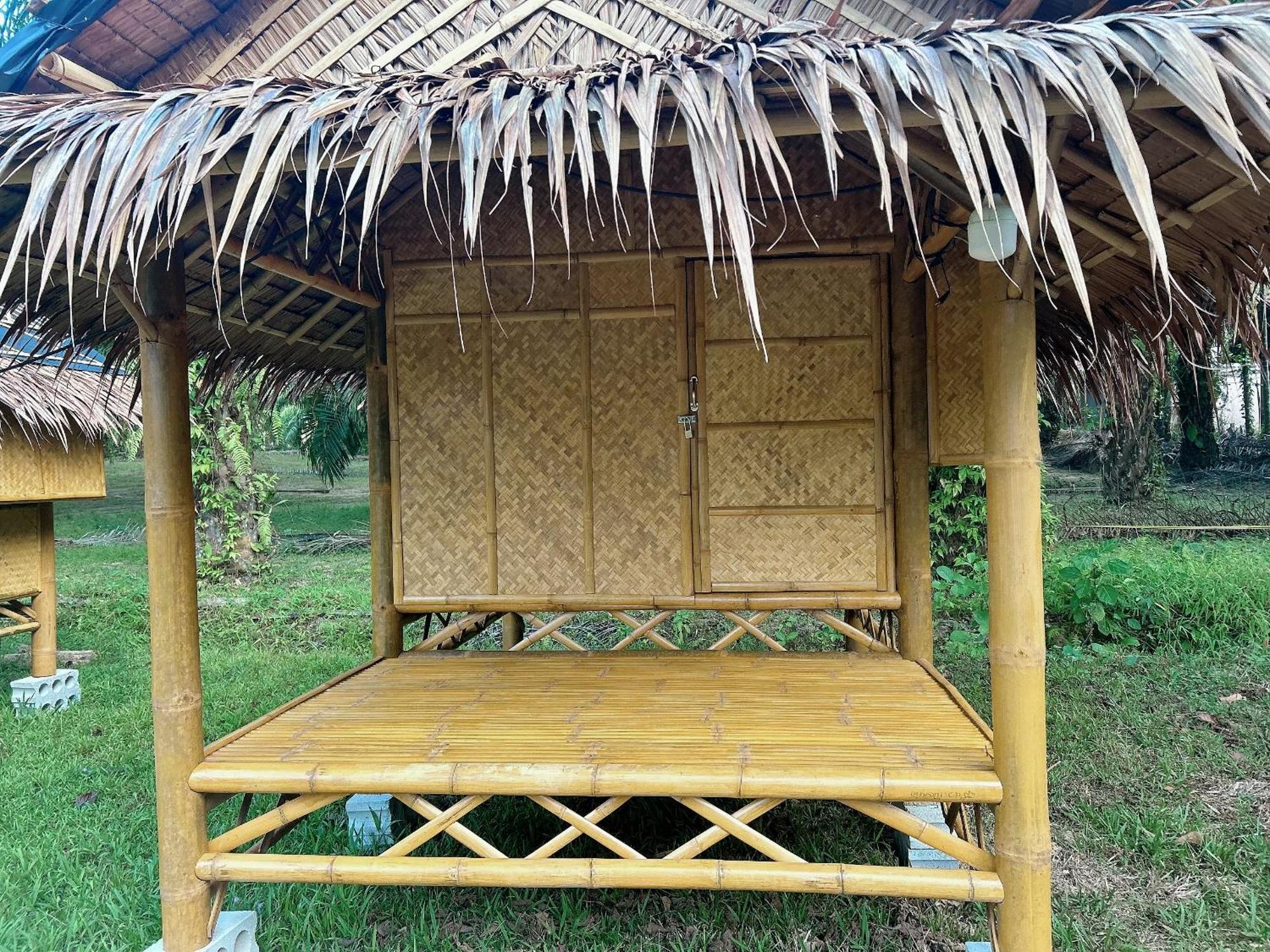 Отель Khaosok August Freedom Camp Khao Sok National Park Экстерьер фото