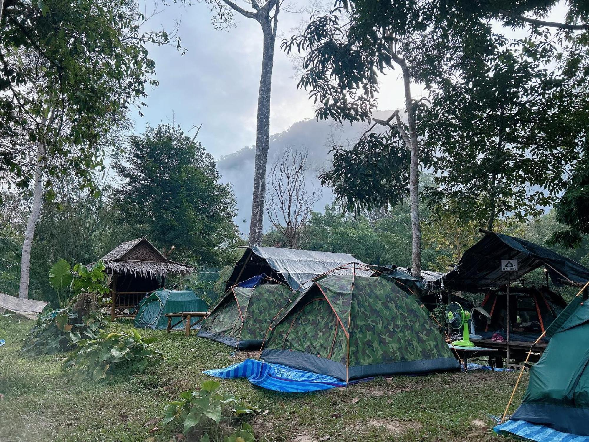 Отель Khaosok August Freedom Camp Khao Sok National Park Экстерьер фото